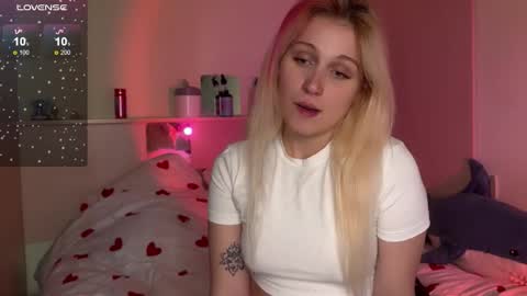 Snapshot of annabel_myr chatting on 10/03/25, 11:07 Annabel online show from 10/03/25, 11:07