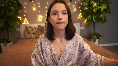 Snapshot of annaelys chatting on 01/07/25, 09:25 Anna online show from 01/07/25, 09:25