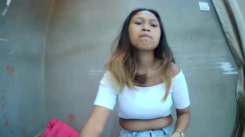 Snapshot of annah_maru chatting on 03/27/26, 08:20 Annah maru online show from 03/27/26, 08:20