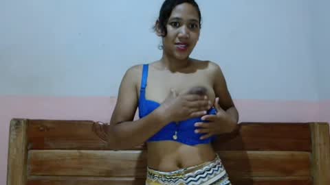 Snapshot of annahhotgirl chatting on 02/05/25, 10:01 annahhotgirl online show from 02/05/25, 10:01