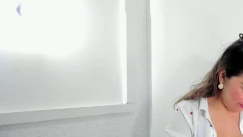 Snapshot of annajaimes chatting on 01/12/26, 11:32 Annalu online show from 01/12/26, 11:32