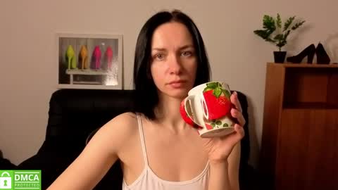 Snapshot of annakillian_kiss chatting on 04/27/26, 05:27 Anna online show from 04/27/26, 05:27