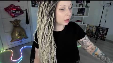 Anna online show from 05/17/26, 03:19