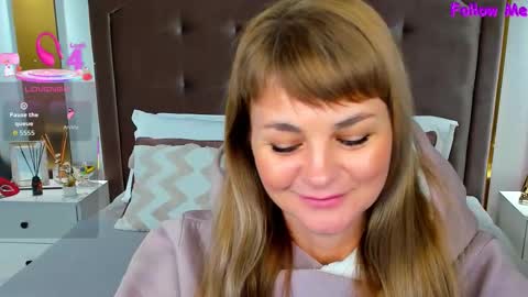 Anna online show from 10/15/25, 01:06