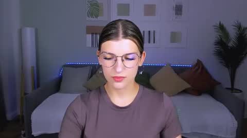 Snapshot of annathorne chatting on 06/10/26, 03:50 Im Anna online show from 06/10/26, 03:50