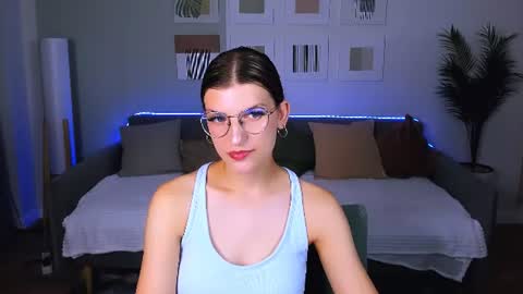 Snapshot of annathorne chatting on 06/15/26, 04:25 Im Anna online show from 06/15/26, 04:25