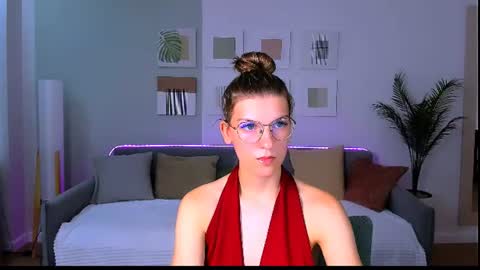 Snapshot of annathorne chatting on 06/25/26, 05:07 Im Anna online show from 06/25/26, 05:07
