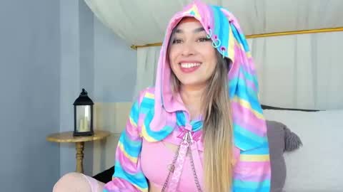 Anna Victoria online show from 12/04/24, 06:00