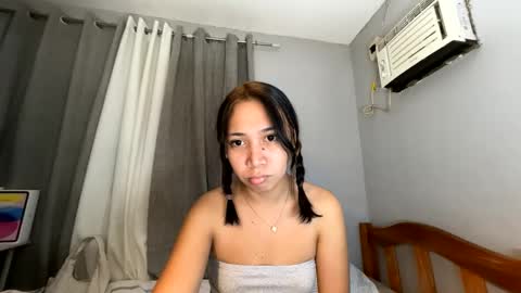 anne_chanelx online show from 04/15/26, 07:58