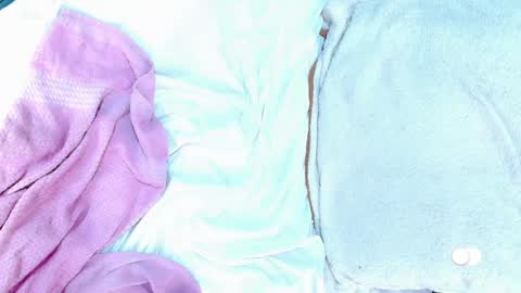 Snapshot of anne_julienne chatting on 12/24/24, 02:22 online show from 12/24/24, 02:22