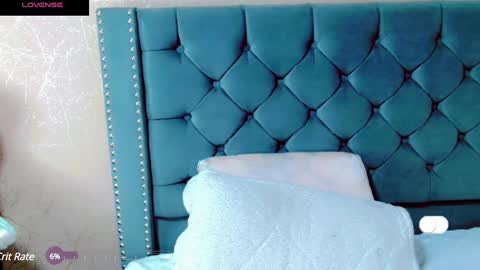 Snapshot of anne_julienne chatting on 01/14/25, 03:01 online show from 01/14/25, 03:01