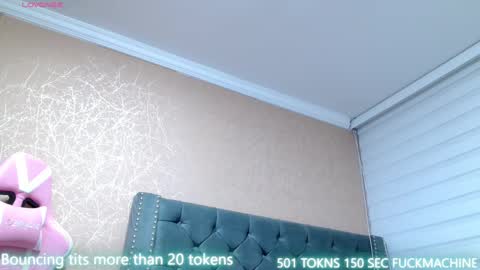 Snapshot of anne_julienne chatting on 03/09/25, 11:03 online show from 03/09/25, 11:03