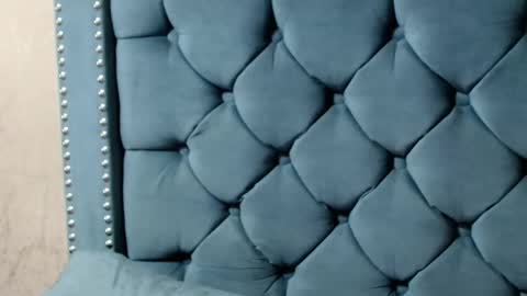 Snapshot of anne_julienne chatting on 09/14/25, 12:21 online show from 09/14/25, 12:21