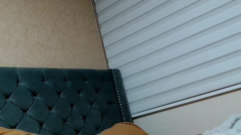 Snapshot of anne_julienne chatting on 09/17/25, 11:39 online show from 09/17/25, 11:39