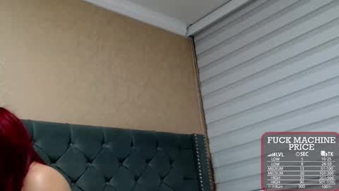 Snapshot of anne_julienne chatting on 11/15/25, 03:04 online show from 11/15/25, 03:04