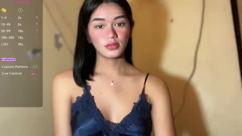 Snapshot of annedee_ chatting on 01/28/25, 10:01 Kim online show from 01/28/25, 10:01