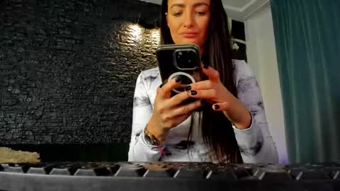 annesins online show from 10/12/25, 05:12