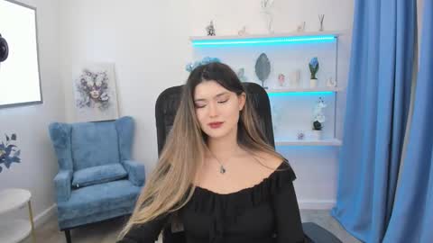 Snapshot of annetli chatting on 10/05/25, 07:12 annetli online show from 10/05/25, 07:12