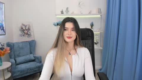 Snapshot of annetli chatting on 11/14/25, 04:00 annetli online show from 11/14/25, 04:00