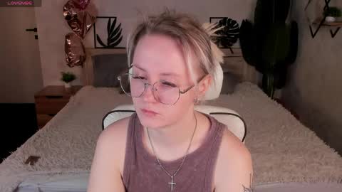 Joyce Howard online show from 03/30/26, 02:34