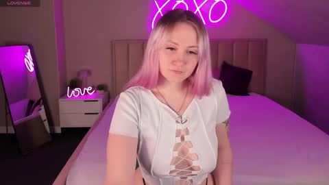 Joyce Howard online show from 04/15/26, 02:18