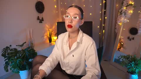 Snapshot of annettelane chatting on 10/09/25, 06:22 Anna online show from 10/09/25, 06:22