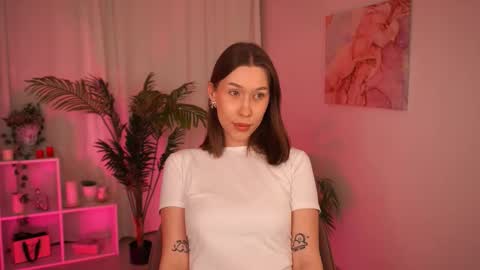 Snapshot of annettelane chatting on 11/17/25, 05:24 Anna online show from 11/17/25, 05:24