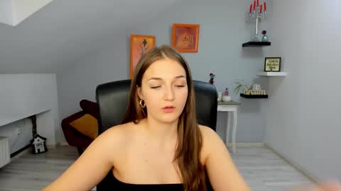 annewilsonn online show from 11/23/25, 02:28