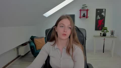 annewilsonn online show from 05/08/26, 05:46