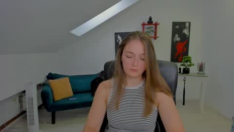 annewilsonn online show from 05/20/26, 05:13