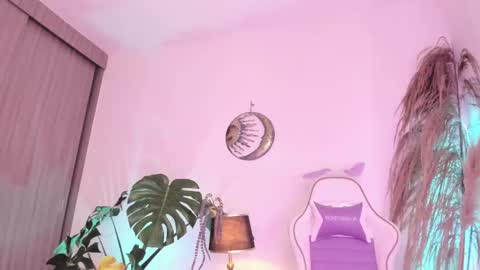 Snapshot of anngel_1 chatting on 09/09/25, 05:23 Angel online show from 09/09/25, 05:23