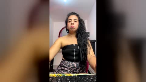 Snapshot of anngela01 chatting on 01/07/26, 02:14 anngela online show from 01/07/26, 02:14