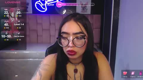 Snapshot of anni_acker_b chatting on 09/17/25, 12:40 Anni acker b online show from 09/17/25, 12:40