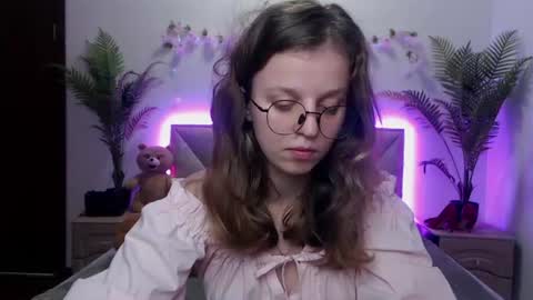 Snapshot of annibrownss chatting on 07/20/26, 10:39 Anni online show from 07/20/26, 10:39