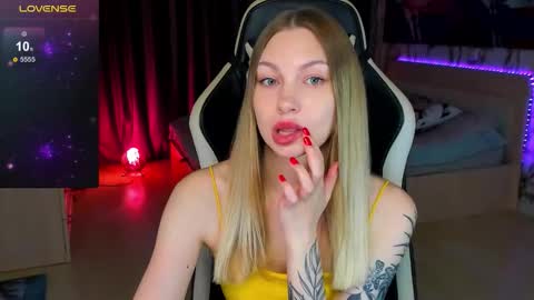 Annie online show from 09/14/25, 09:03