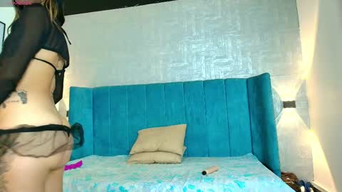 Snapshot of annie__rouse chatting on 04/01/26, 01:41 annie__rouse online show from 04/01/26, 01:41