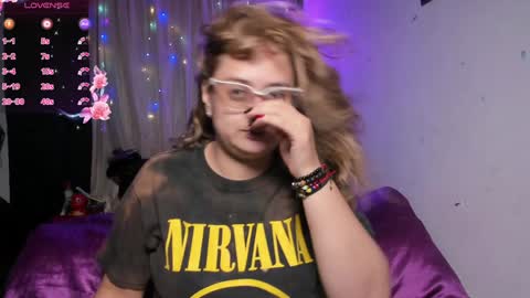 Snapshot of annie_bigboobs_ chatting on 01/31/25, 11:03 Ana Bolena independent model online show from 01/31/25, 11:03