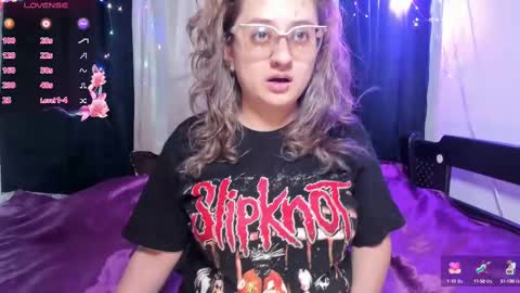 Snapshot of annie_bigboobs_ chatting on 03/11/25, 09:04 Ana Bolena independent model online show from 03/11/25, 09:04