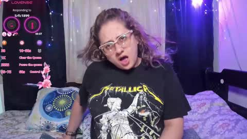 Snapshot of annie_bigboobs_ chatting on 03/12/25, 09:56 Ana Bolena independent model online show from 03/12/25, 09:56