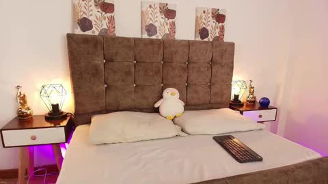 Annie Bonnie   online show from 03/30/26, 11:33