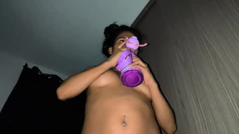 Snapshot of annie_darling_ chatting on 10/02/25, 02:40 A N G E L online show from 10/02/25, 02:40