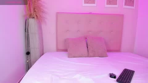 annie_dolce_ online show from 07/01/26, 01:24