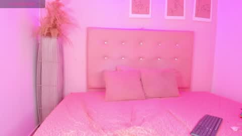 annie_dolce_ online show from 07/11/26, 01:47