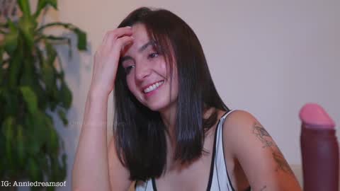 Annie    online show from 01/08/25, 10:16