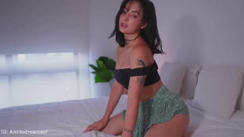 Annie    online show from 02/28/25, 07:14