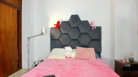 Annie online show from 12/03/24, 09:23