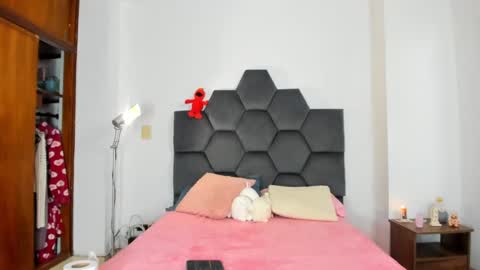 Annie online show from 01/30/25, 09:04