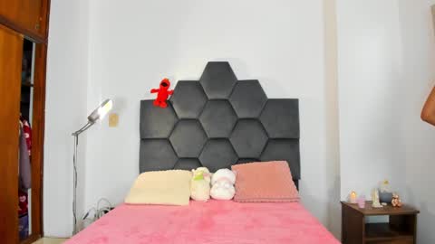 Annie online show from 02/06/25, 08:13