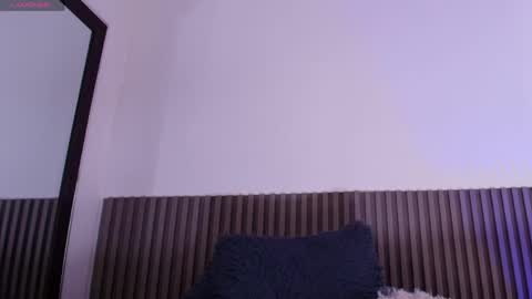 Snapshot of annie_paradisee chatting on 04/21/26, 01:42 Annie online show from 04/21/26, 01:42