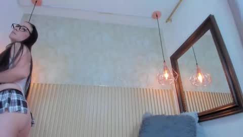 Snapshot of annie_paradisee chatting on 05/11/26, 11:57 Annie online show from 05/11/26, 11:57